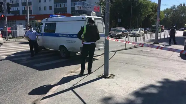 Захватчик банка в Тюмени заявил, что в его сумке «опасный предмет»