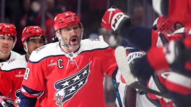 Реакция фанатов хоккея на 1000-ю шайбу Овечкина: смотрим видео