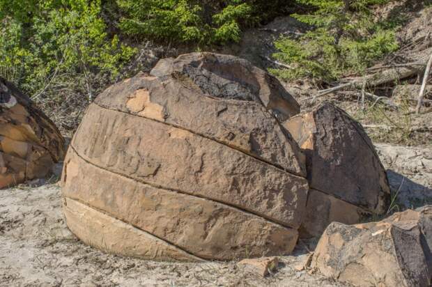 Загадочные камни, которые притягивают тысячи туристов со всего мира
