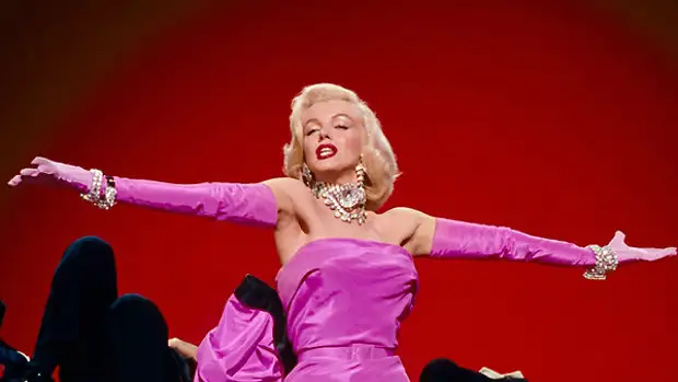 Сама женственность: лучшие вечерние платья в истории мирового кинематографа