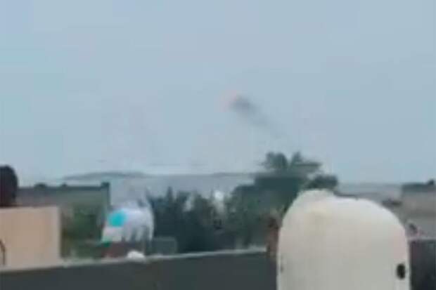Очевидец снял взрыв ракеты комплекса Patriot, не сумевшей перехватить дрон Ирана
