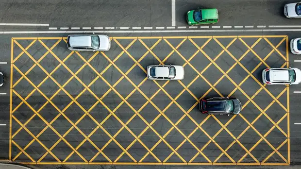 Штрафовать за выезд на вафельную разметку в Москве начнут с 1 марта