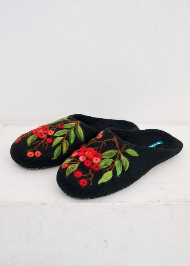 Тапки Art slippers, Front, 10 750 руб. (front.fashion.ru)