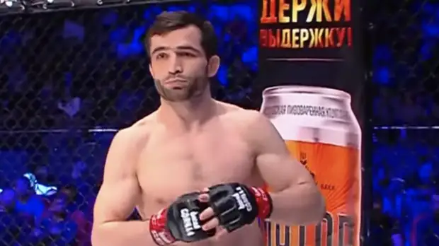 Валиев проиграл техническим нокаутом в дебютном бою в UFC