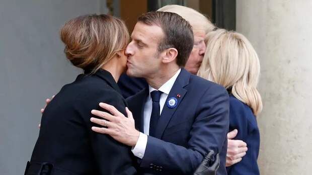 Французский поцелуй... как форма вежливости