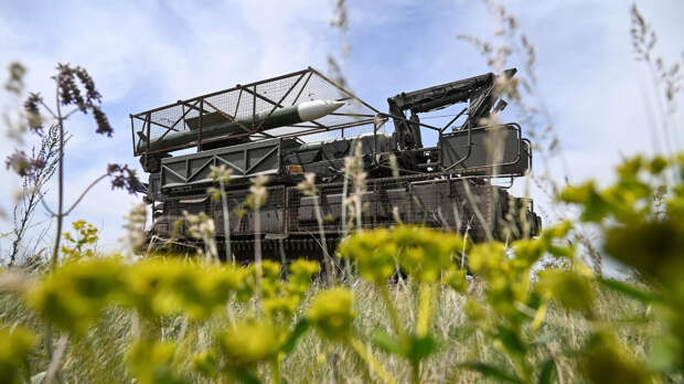 Боевое дежурство расчетов ЗРК Бук - РИА Новости, 1920, 19.09.2025