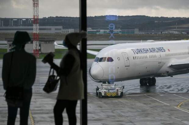 Turkish Airlines продлила остановку рейсов в аэропорту Стамбула