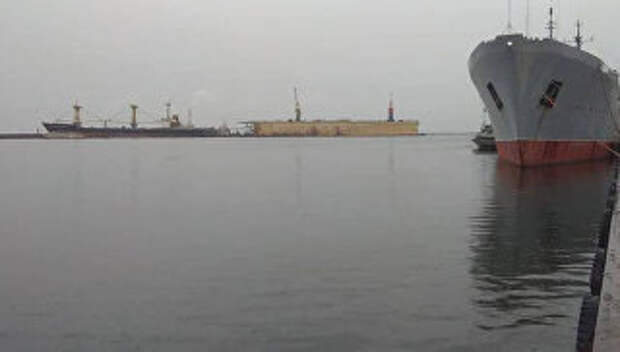 Корабль ВМС Украины в Мариуполе