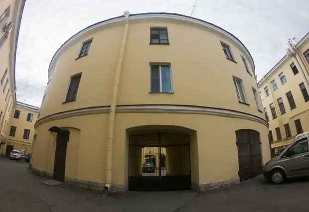 12  -,   ,       