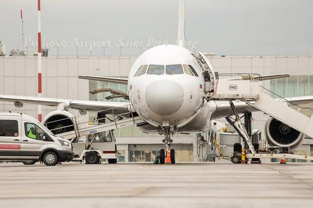 Более 100 рейсов задержали и отменили в российском городе
