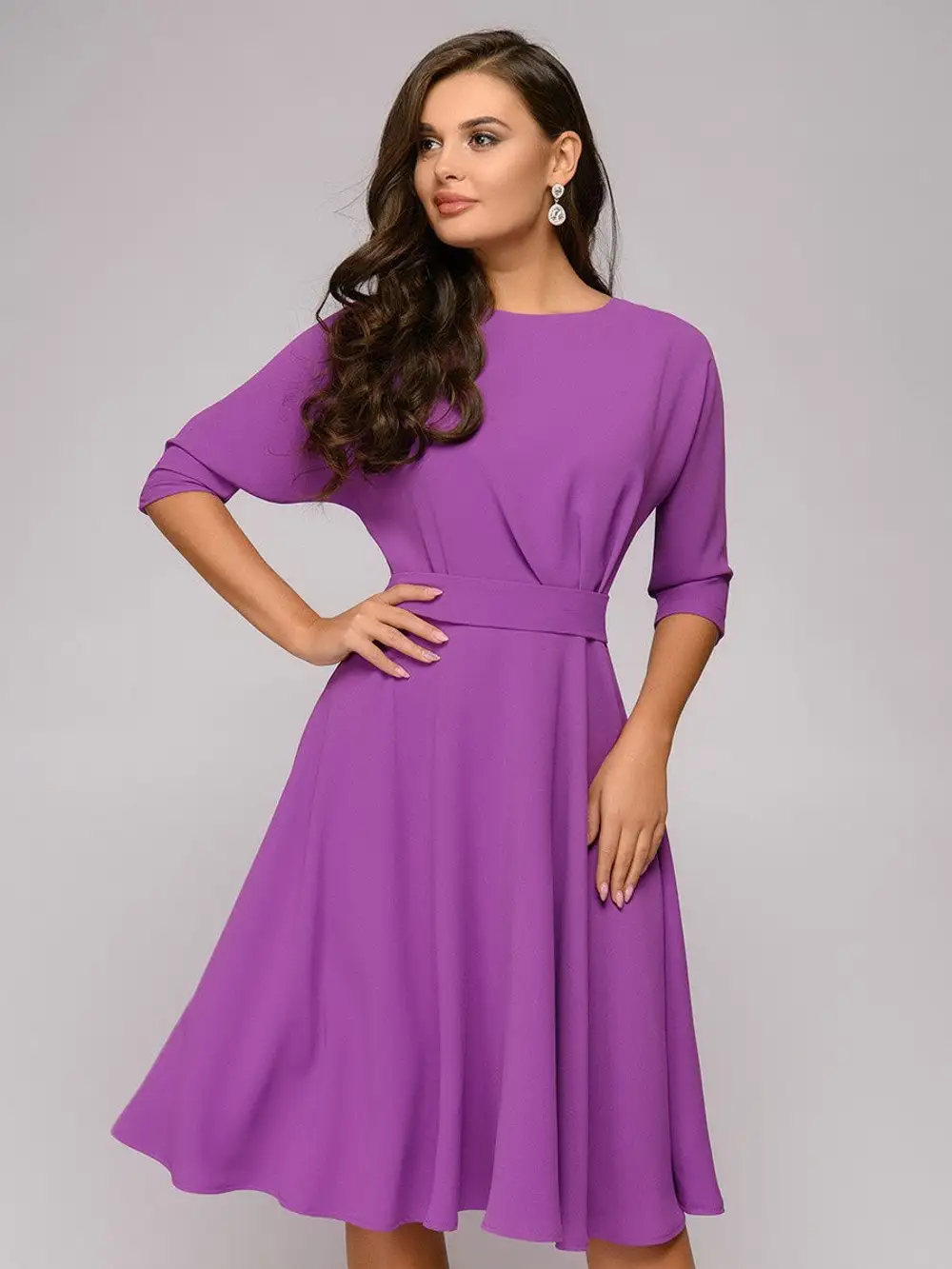 Красивое фиолетовое платье