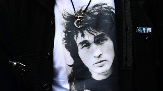 Жив навечно: книга о каком музыканте стала самой популярной среди биографий рокеров в РФ