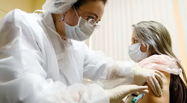 Льготная ипотека, вакцинация иностранцев и поддержка бизнеса: Путин утвердил перечень поручений по итогам ПМЭФ