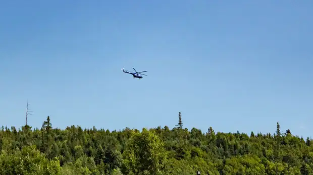 Кадры с места жесткой посадки Ми-8 в Забайкальском крае опубликовали в Сети