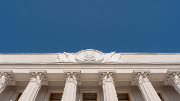 Политолог Бортник: на Украине обсуждается тихий переворот