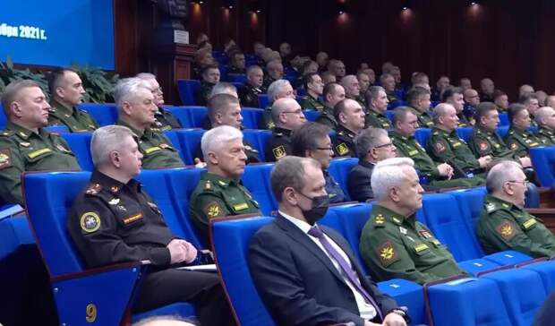 Как известно, в апреле был взят под стражу замминистра обороны РФ. За ним последовал арест главного кадровика военного ведомства.