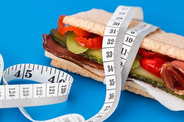 DM: Экономия калорий на перекусах помогает похудеть без диет