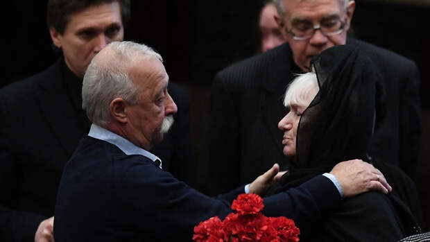 Вдова Булдакова Людмила выиграла суд за квартиру и дачу актера