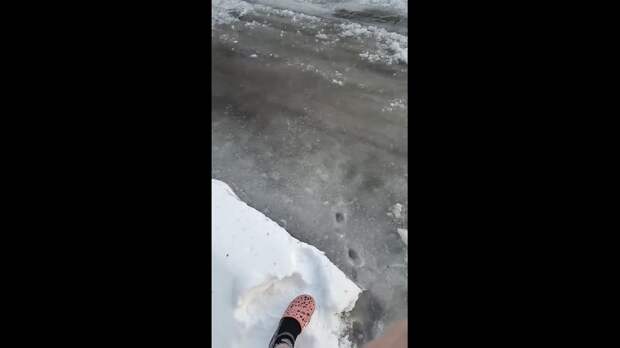 Благодаря инвестициям в посёлке Карла Маркса, Макеевка, наконец то пошла вода,по улице https://t.me/webmoney_dn/311123Video: Клип