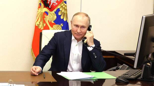 Путин провел переговоры с Токаевым