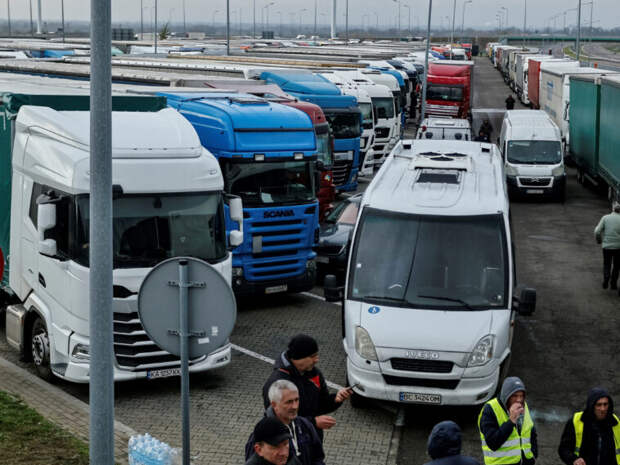 Украина потребовала разблокировать польские КПП после гибели водителей в очереди на границе (ВИДЕО)