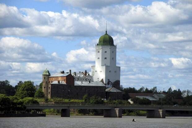 Археологи ИИМК РАН начали раскопки «Тайного хода» Выборгского замка