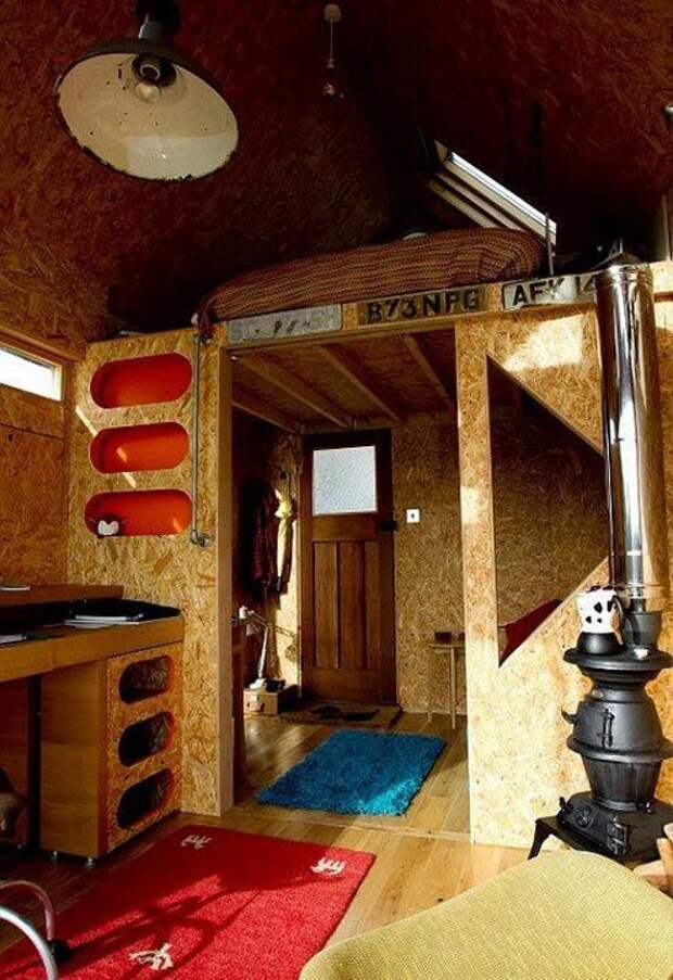 Пара построила уютный домик всего за $ 1500, используя строительные отходы и переработанную древесину  дом, своими руками