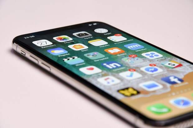 Apple объяснила причину восстановления удаленных фотографий на мобильных устройствах