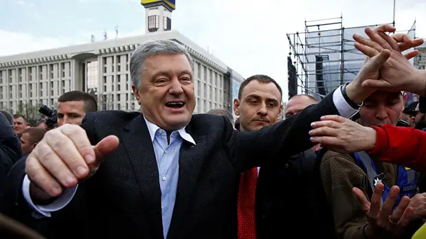 «Ему кажется, что он может быть лидером»: Зеленский обвинил Порошенко в попытке возглавить «майдан»