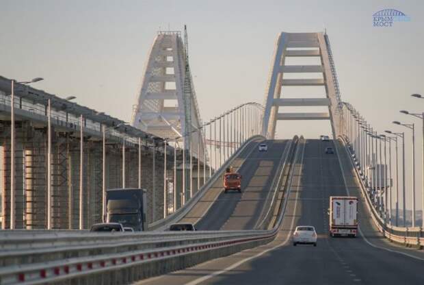 Украинцы строят планы уничтожения Крымского моста. Фото:most.life