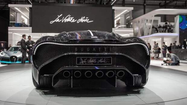 Bugatti La Voiture Noire выглядит очень агрессивно со всех сторон. | Фото: cnet.com.