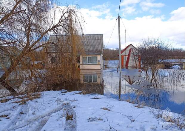 Из-за половодья в Рязанской области подтопило 11 мостов и 131 участок