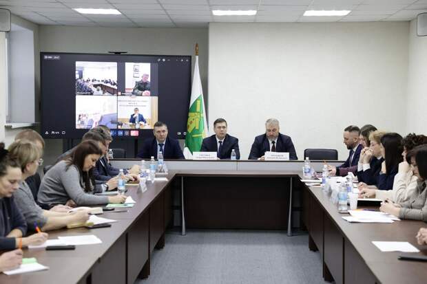 Андрей Гнеушев провел заседание комиссии по поддержке участников СВО