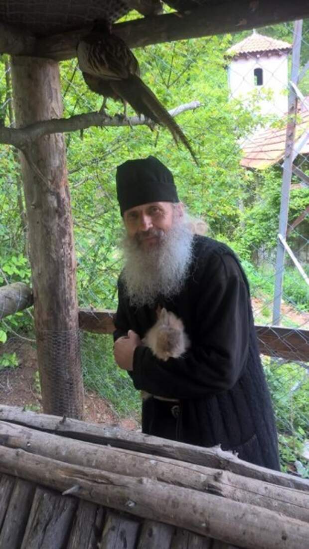 Отец Иустин, насельник монастыря Драганац