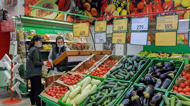 Урезаем бюджет, откладываем: в Казахстане вновь подорожали продукты (видео)