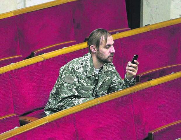 Решить украинский вопрос с помощью выборов не представляется возможным Решить украинский вопрос с помощью выборов не представляется возможным