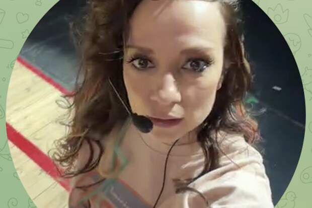 Певица Светлана Светикова сообщила, что сильно травмировалась на гастролях