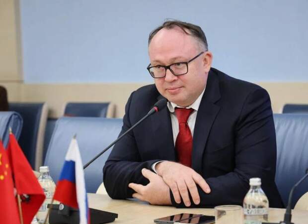 С коммунистическим приветом: губернатор Травников нарвется на иноагента С коммунистическим приветом: губернатор Травников нарвется на иноагента