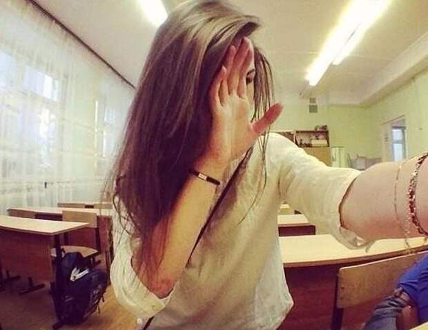 26 безумных фотографий девушек, которые не должны были попасть в интернет (26 фото) 26 безумных фотографий девушек, которые не должны были попасть в интернет (26 фото)