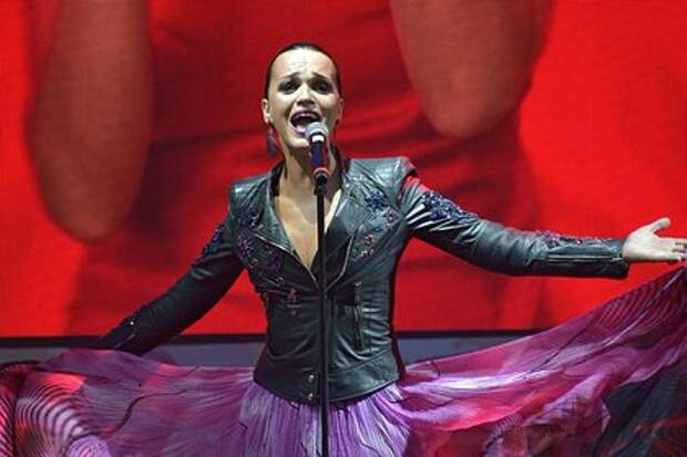 Певицу Славу попросили покинуть караоке-бар Григория Лепса в пять утра