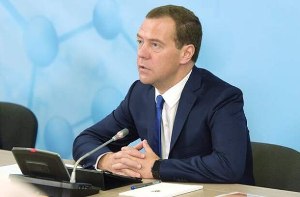 Д. Медведев: «Партия обращалась ко мне с просьбой предусмотреть для нуждающихся частичную компенсацию на оплату взносов на капитальный ремонт...»