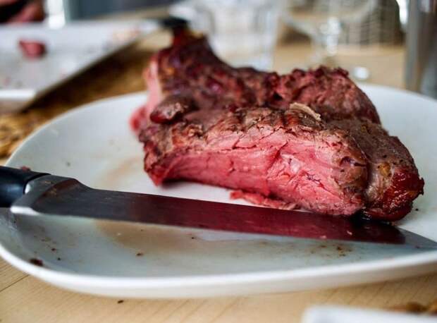 Эндокринолог Кущетерова: красное мясо нужно есть не более 70 граммов в сутки