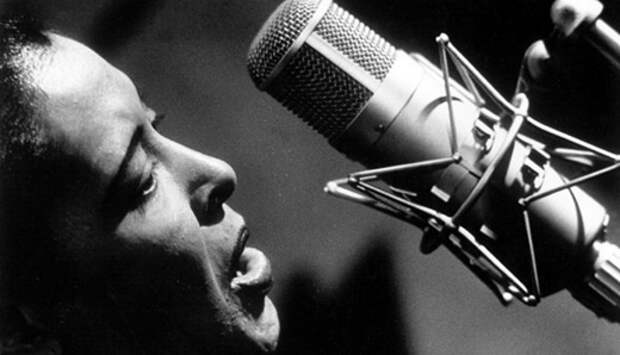 billie-holiday-singing-2-sized
