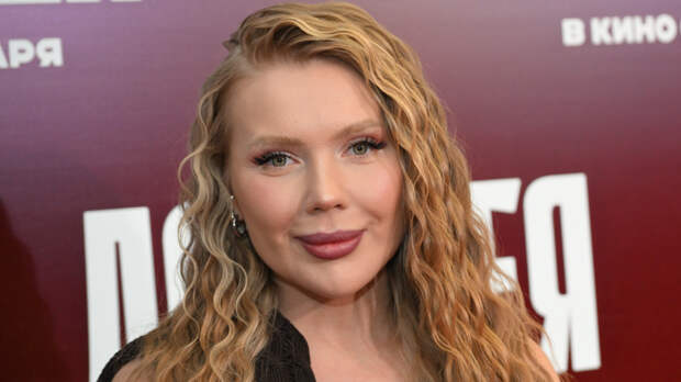 «Перепугалась!» — как хоккеист на 11 лет младше сделал предложение Карине Кросс