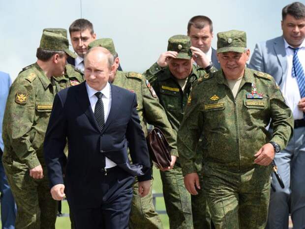 Бывший главком НАТО обеспокоен растущей военной мощью России