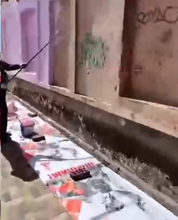 Администрация Ставрополя не смогла объяснить, как баннеры к 9 Мая стали подстилкой для ремонта