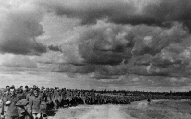 Пленные красноармейцы, лето 1941 года. Велика Отечественная война, вов, война