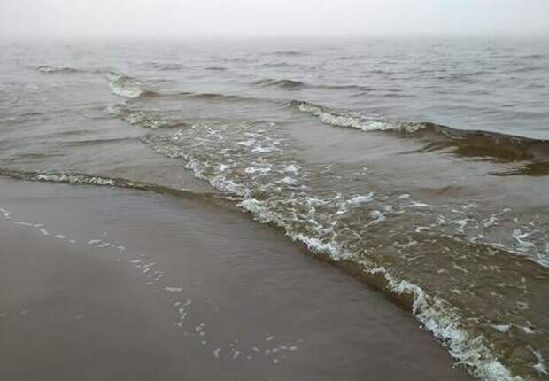 Большой российский газовоз загорелся и предположительно затонул в Средиземном море. Судно подорвали