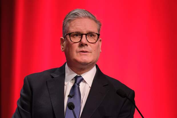 Стармер пообещал внести в парламент закон о признании КСИР террористической организацией