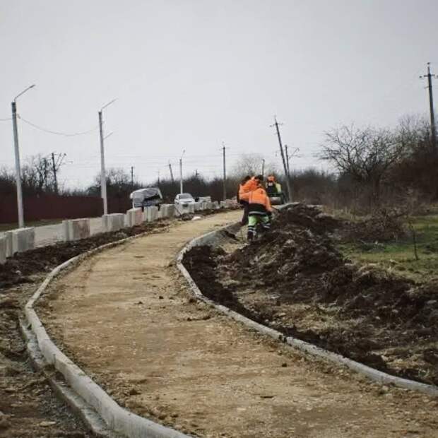 В хуторе Псекупс продолжается благоустройство территории